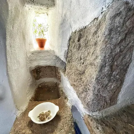 Traditional 2 Bd Chora House With Terrace