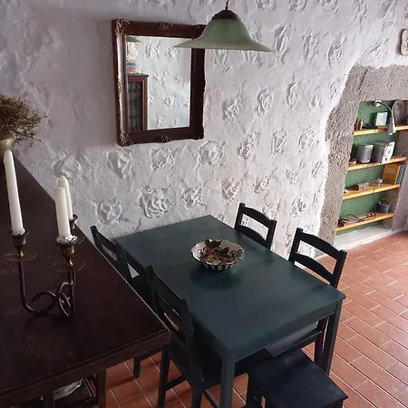 Traditional 2 Bd Chora House With Terrace *