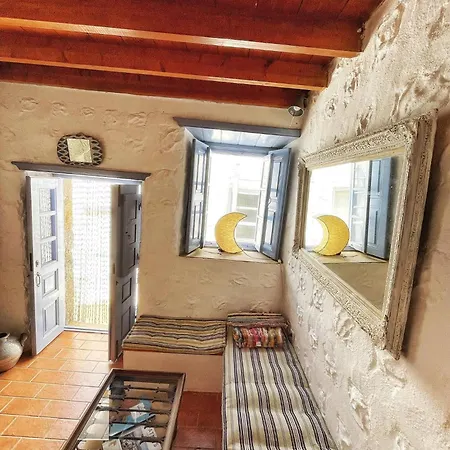 Traditional 2 Bd Chora House With Terrace Pátmos